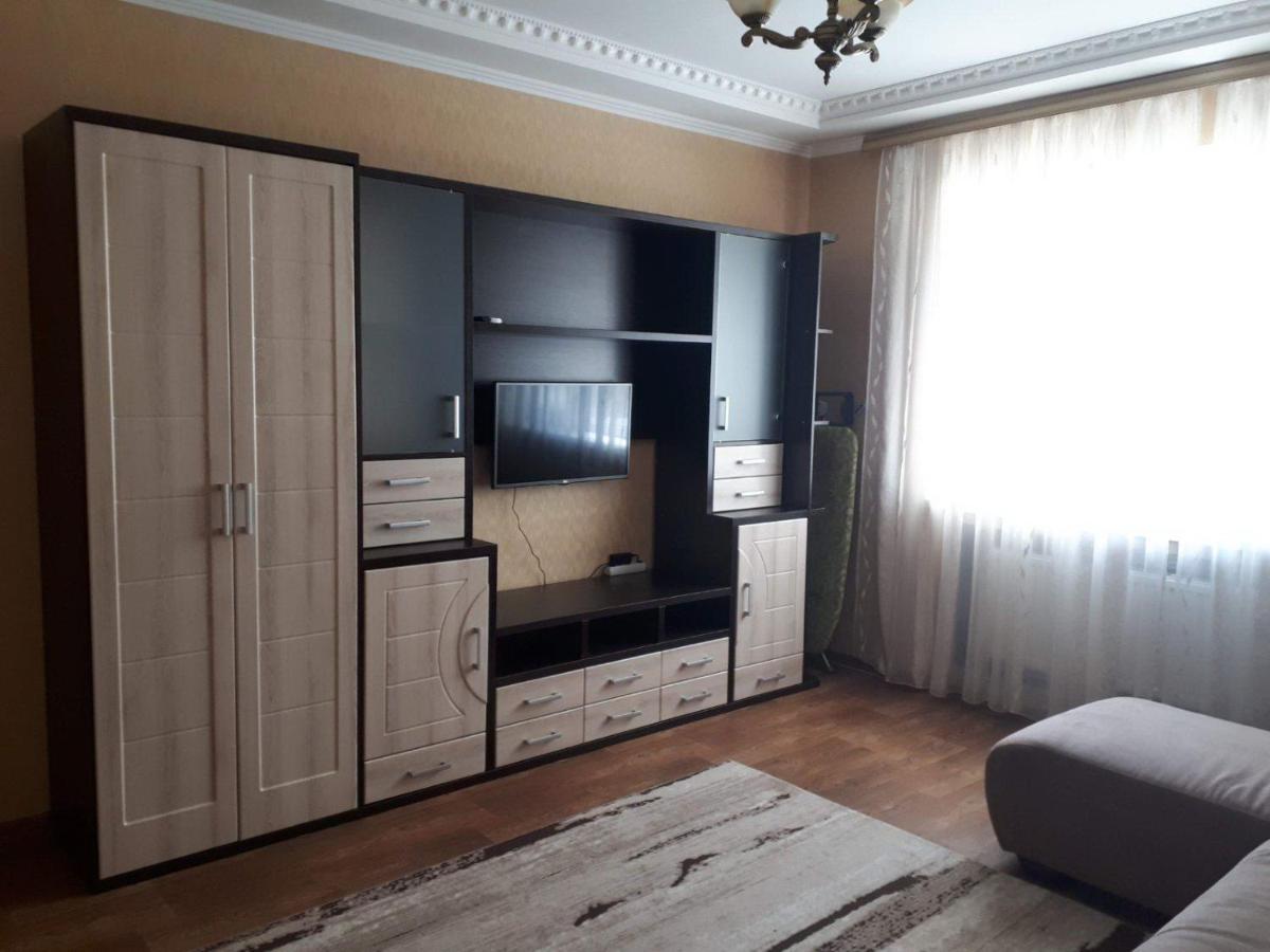 Апартаменты, 2 Комн. 6 Мест Kropyvnytskyi Ngoại thất bức ảnh